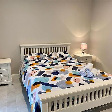 Erne Getaway No.8 Brand New 1 Bed Apartment Enniskillen Exterior foto