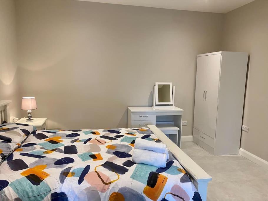 Erne Getaway No.8 Brand New 1 Bed Apartment Enniskillen Exterior foto