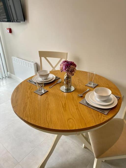 Erne Getaway No.8 Brand New 1 Bed Apartment Enniskillen Exterior foto