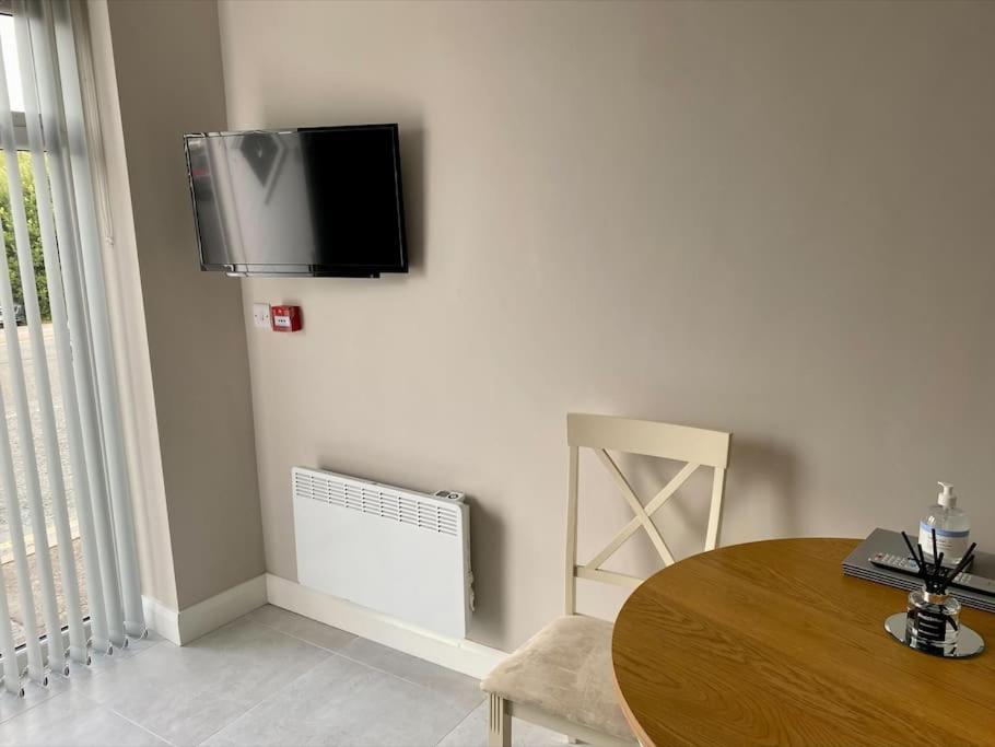 Erne Getaway No.8 Brand New 1 Bed Apartment Enniskillen Exterior foto