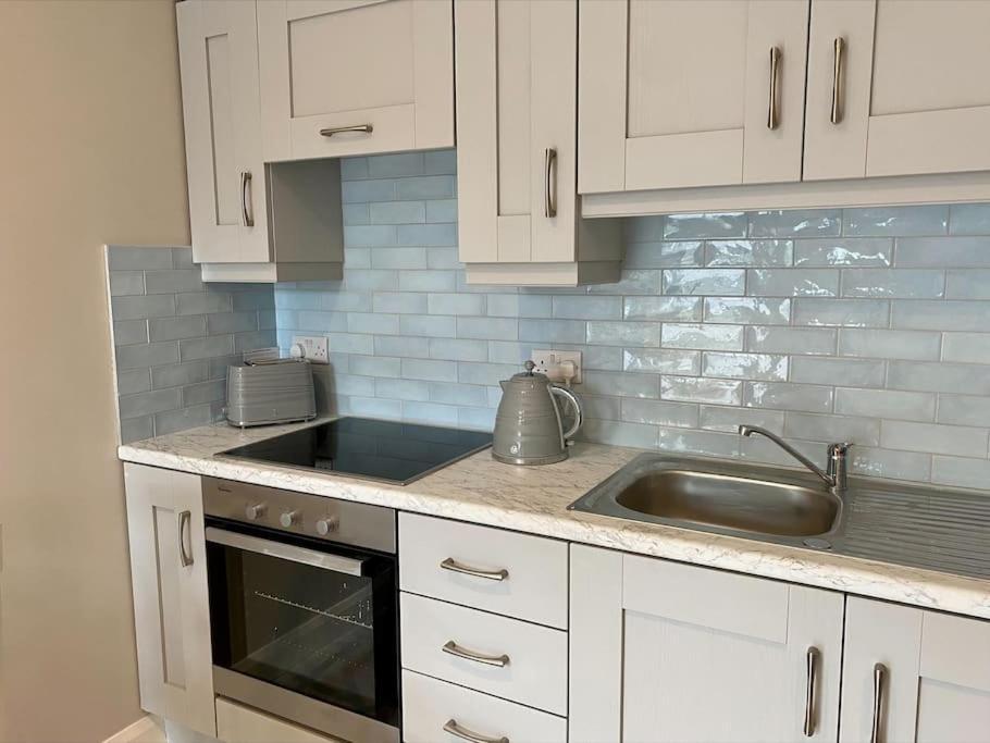 Erne Getaway No.8 Brand New 1 Bed Apartment Enniskillen Exterior foto